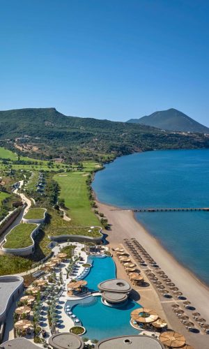 Mandarin_Oriental_Costa_Navarino_Ormos_Beach_Club_Hero_View_cedaa29ebb